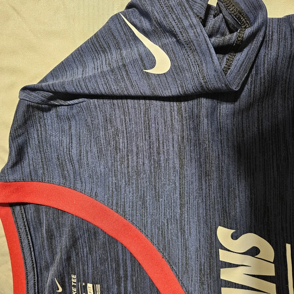 women's Nike dri fit NFL team apparel size Medium